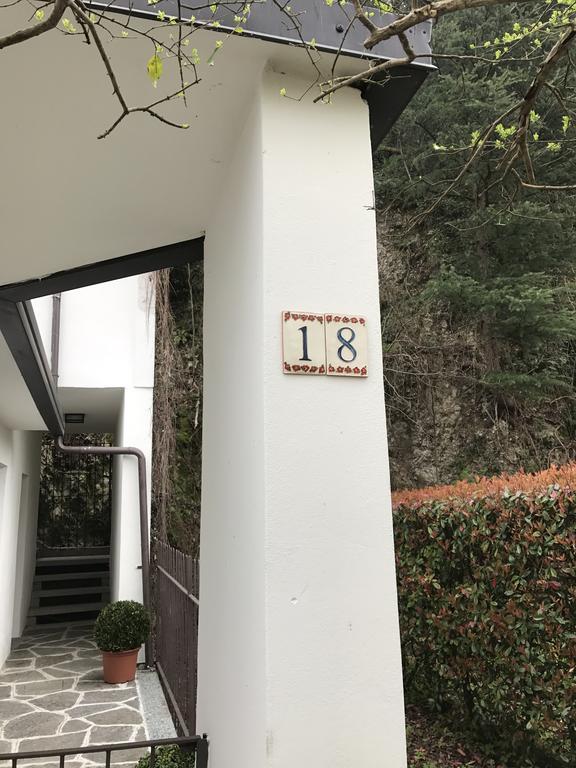 Vila La Casa Nel Parco Arona Exteriér fotografie