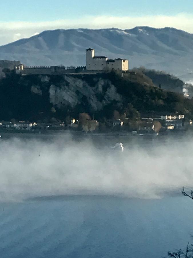 Vila La Casa Nel Parco Arona Exteriér fotografie