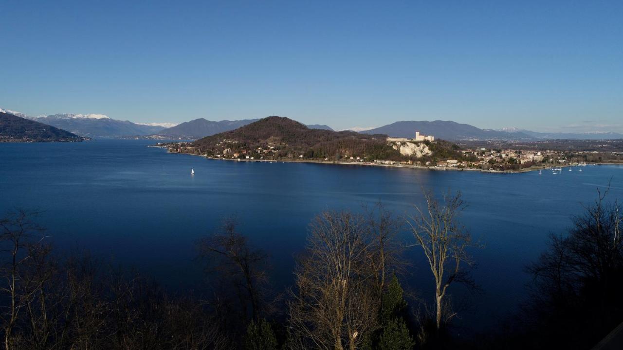 Vila La Casa Nel Parco Arona Exteriér fotografie
